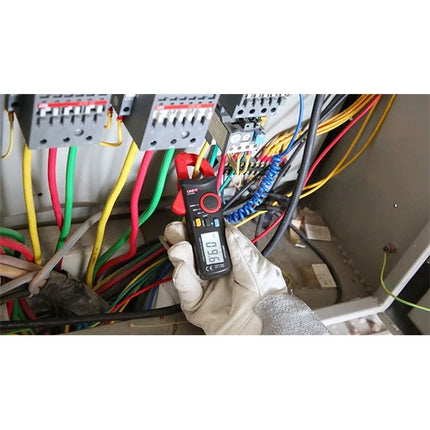 UNI-T UT210A Clamp Meter