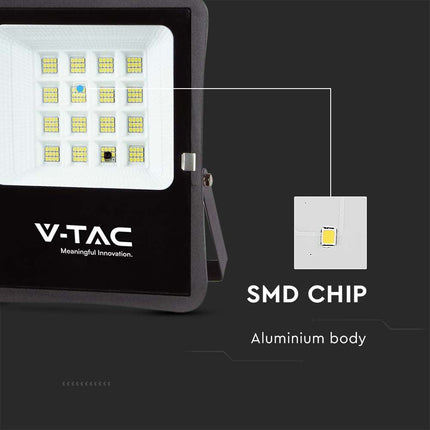 Слънчев LED прожектор с мощност 1200 лм, дистанционно управление, цветова температура 6400 К